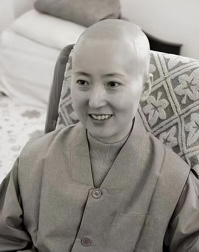 “薛宝钗”张莉身价过亿，56岁依旧未婚，终究难逃“红楼一梦”