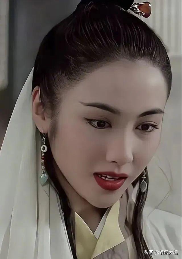 求别再硬演周芷若了！有人出尘脱俗，有人却噘嘴瞪眼“毁经典”