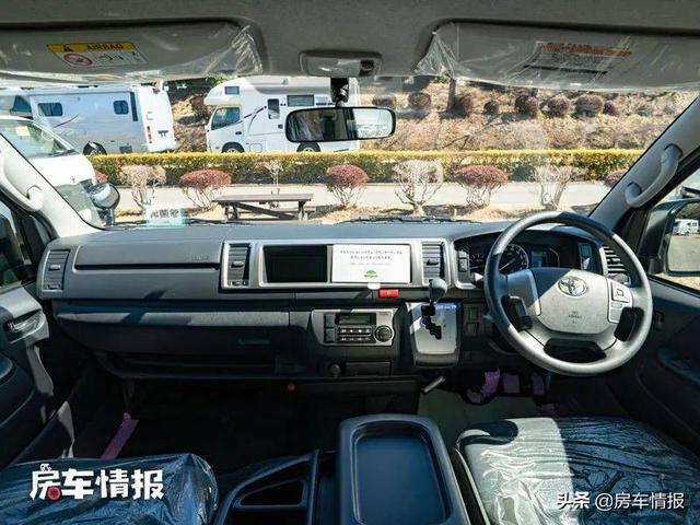 新款丰田海狮房车，6座设计能拉全家人，2米大通铺睡觉不顶头