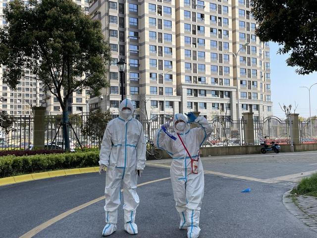 上海全市开展核酸检测，市民：保持上海人的精致迎接援沪医护