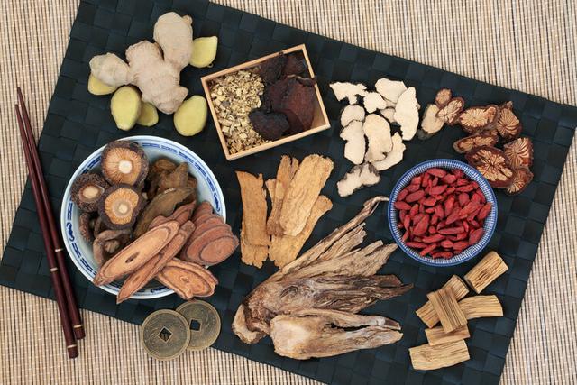 蒲公英是“药草皇后”，常吃还能抗癌？辟谣：实际作用可能就3个
