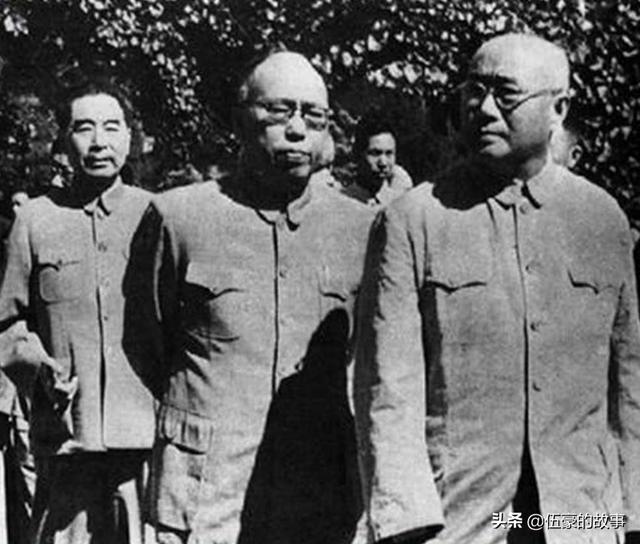 「罕见」周恩来和十大元帅的同框照，张张珍贵，尽显功勋风采