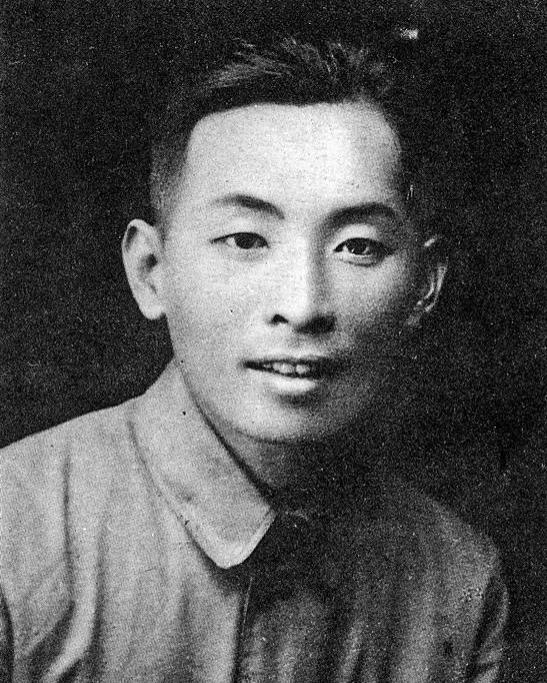 40年，一名穿旗袍的国军女中尉被我军俘获，她却说：快带我见叶飞