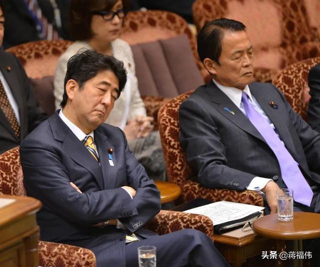中国海军穿过对马海峡，兵分两路开进日本海，中俄要有大动作？