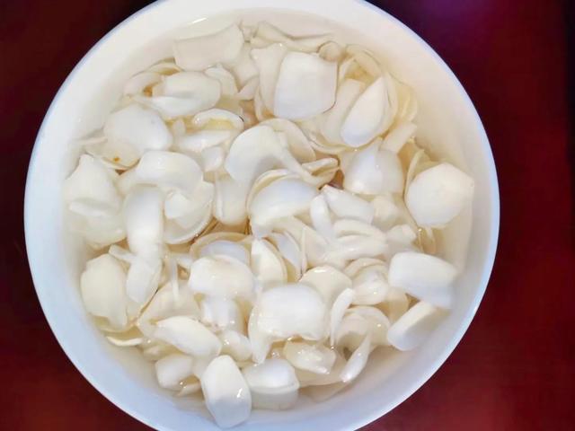 阳春三月，养肝“黄金期”，10食物要多吃，滋阴养肝，越吃越年轻