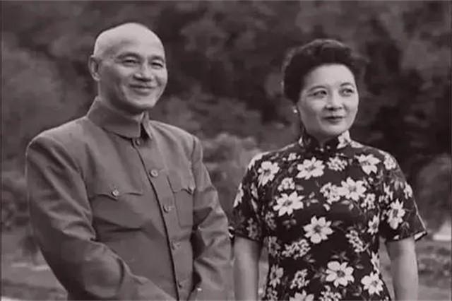 在得知蒋经国离世后，沉默许久的宋美龄落寞又悲伤地说了句话