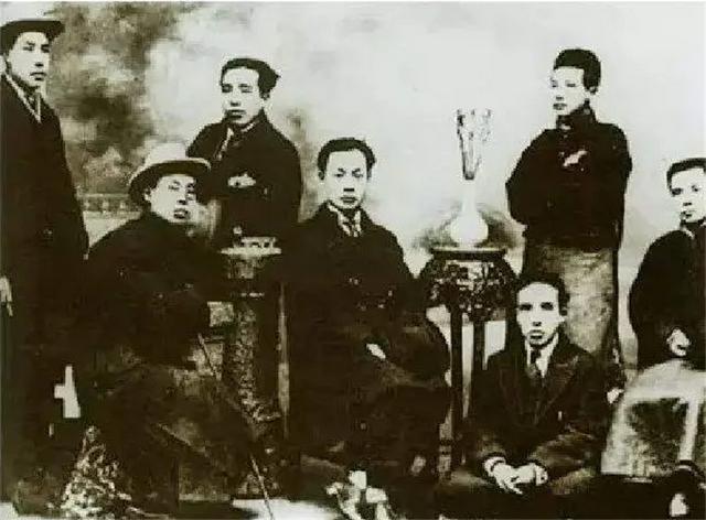 陈毅兄长是蒋介石的侍从官，蒋介石：劝你弟过来，让他当山东主席