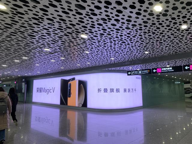 iPhone SE3追歼战，安卓大厂束手？