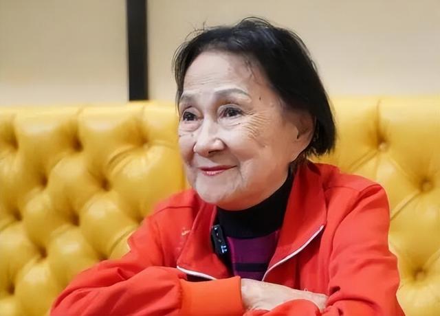 4月伊始，娱圈有人互撕，有人生子，更有人去世，喜怒哀乐全都有