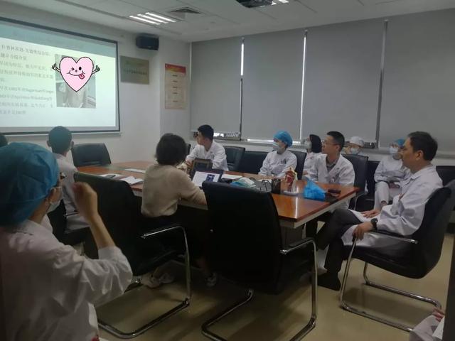 为一个罕见病患儿做手术