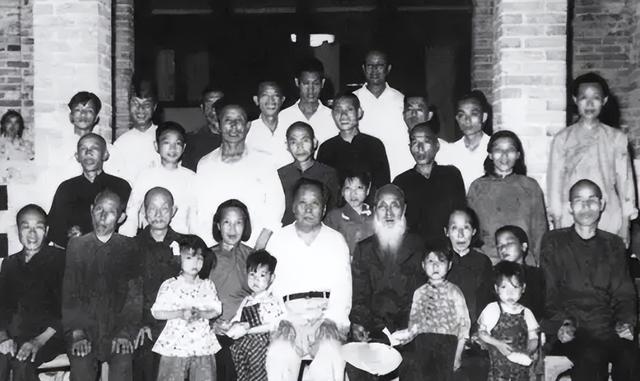1959年，毛主席返乡探亲，发现少一人，毛主席：我弟弟还能害我？