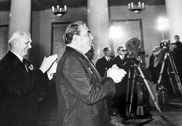 1969年周恩来与苏联总理柯西金会面，话语强硬：你敢核打击就开战