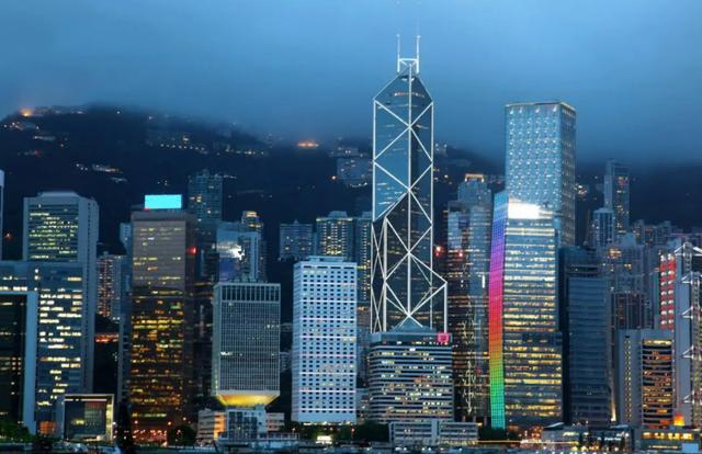 英国失算了，想借撤回香港的英籍法官将中方一军，结果自己先受损