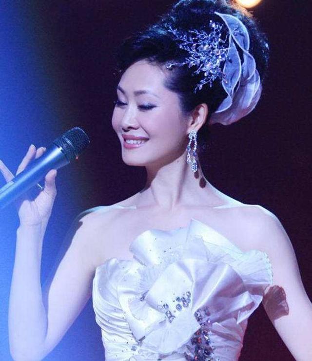 53岁于文华与二婚老公（二婚嫁未婚小伙）(30)