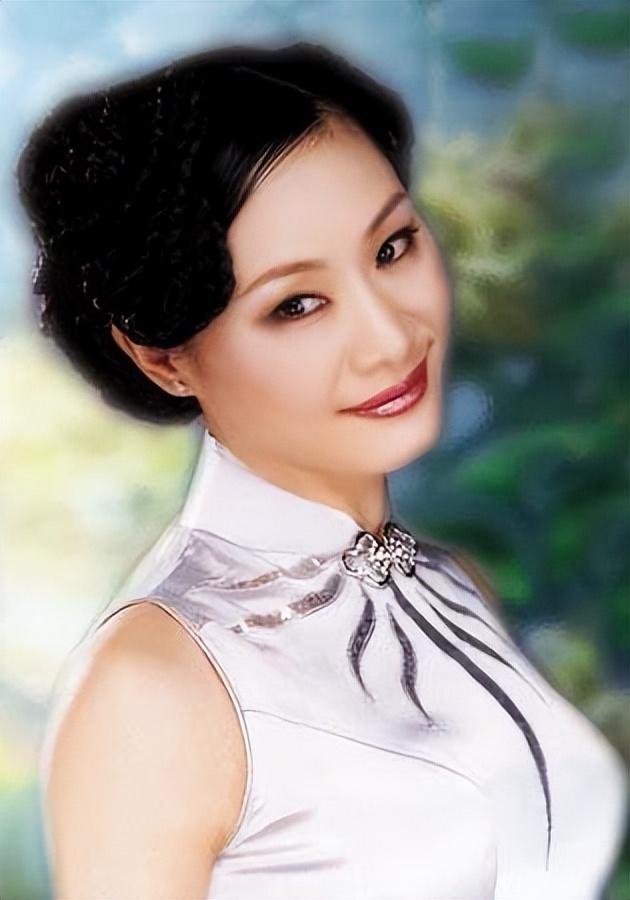 53岁于文华与二婚老公（二婚嫁未婚小伙）(10)