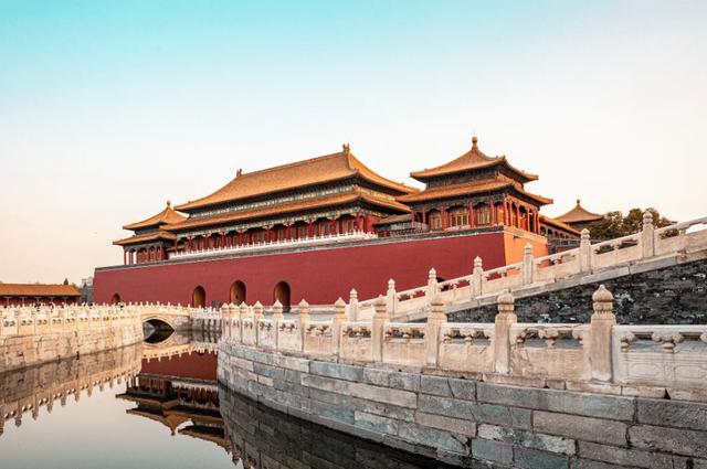 郭沫若坚持拆掉北京古城墙，林徽因反对撂狠话，多年后完全说中