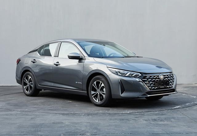 新轩逸即将上市1.6t（新款轩逸实车曝光）(2)