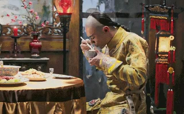 皇帝的一天怎么过？乾隆4点起床7点翻牌子，一天乏味又枯燥