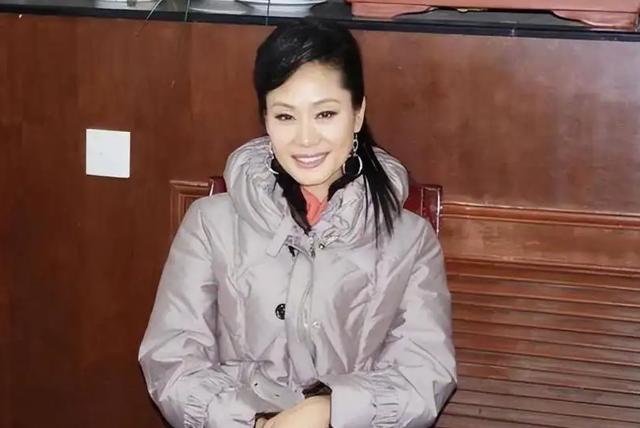 53岁于文华与二婚老公（二婚嫁未婚小伙）(47)