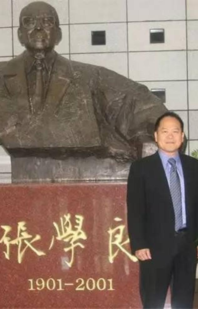 1994年张学良唯一活着的儿子回国，飞机上请人照顾：64岁不会汉语