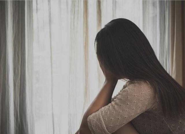1999年男子杀少妇潜逃21年，被捕时开百万豪车，赔40万获家属谅解
