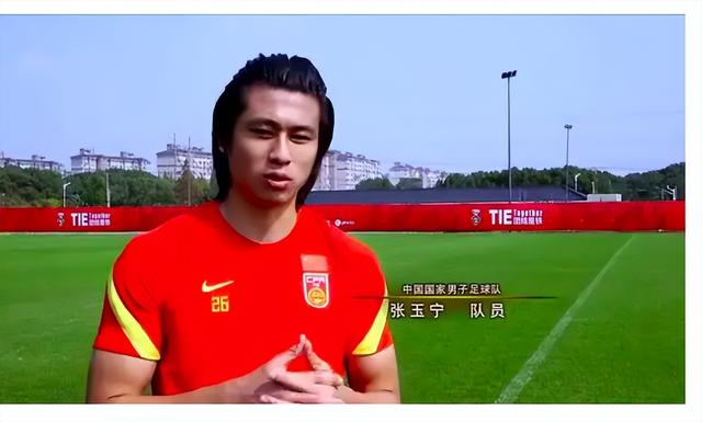 被越南羞辱有理了？国足大将凌晨开口，不能接受男足被带节奏嘲笑