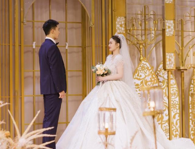 真正男子汉王威班长结婚，杨幂录制祝福视频，婚礼现场播放有牌面