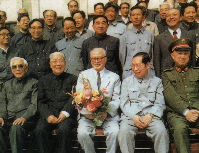 毛岸成：建国后001号导弹专家，毛主席逝世7年后，真实身份才曝出