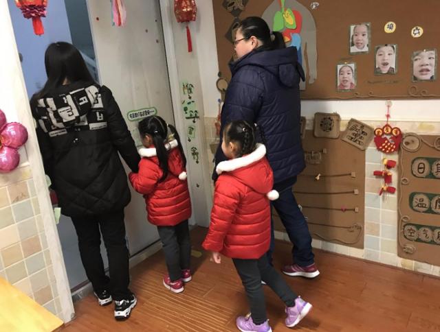 你还在拼三胎吗？多地幼儿园“一孩难求”，背后的原因很现实