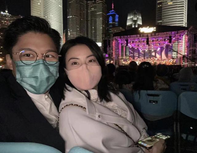 霍启刚感谢全国人民帮香港，含泪鞠躬几度哽咽，呼吁重视爱国教育