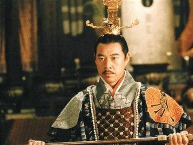 秦始皇为何把“寡人”改为“朕”？把字拆开，就明白了