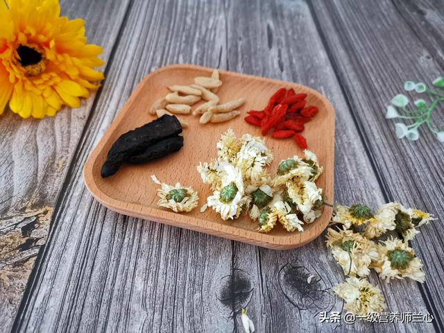 春天宜喝花茶，玫瑰、桃花、菊花、桂花、金银花，哪朵适合你？