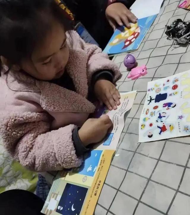 退休幼儿园园长带娃遭媳妇嫌弃，娃上学后，超强的专注力让人赞叹