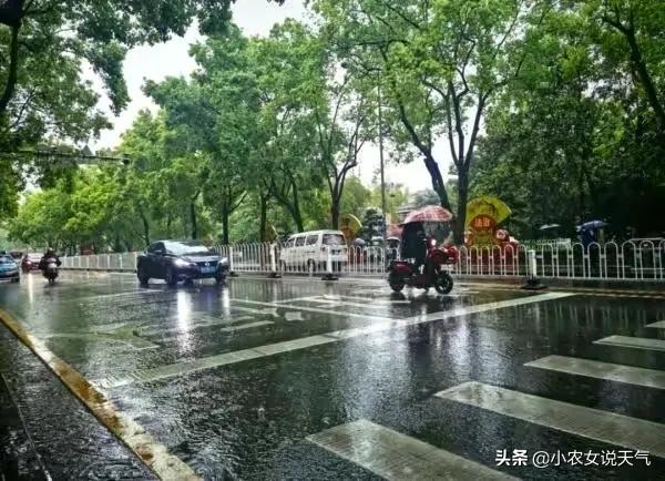 天气预报：大范围的降温和大暴雨来袭，夏天会冻哭？农谚咋说