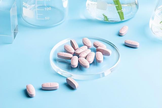 「记者爆料」为什么身高差大女生会疼(女生身高差)