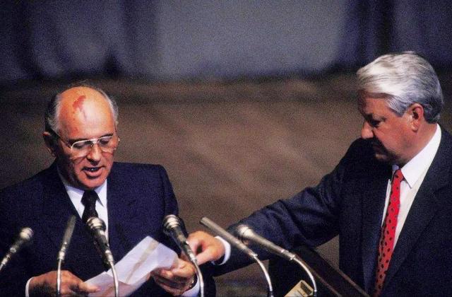 苏联为何解体 苏联解体后成了哪些国家 给中国带来哪些教训 新闻时间