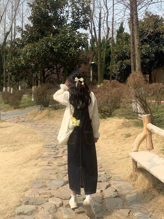 白茶清欢无别事，我在等风也等你