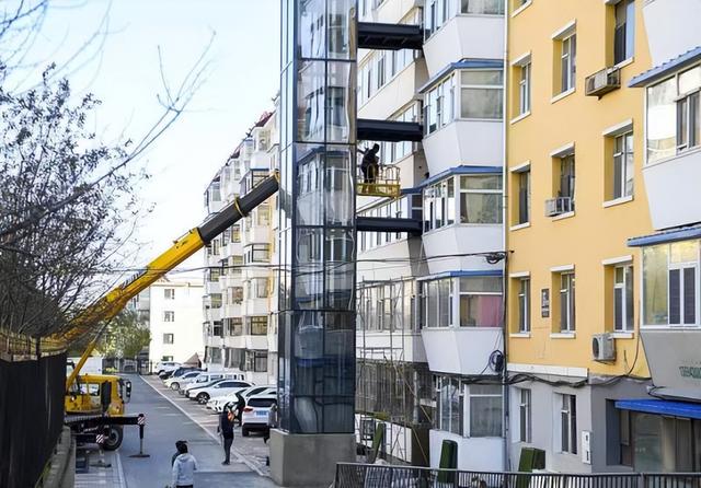 旧住宅加装电梯有多少种方案(老房装电梯方案终于统一了)(2)