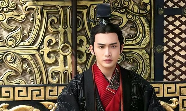 公元前227年，你看荆轲说了什么，就足以说明他是猪队友