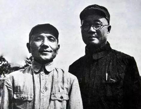 1957年毛泽东率团访苏，赫鲁晓夫问这小个子是谁，邓小平机智回答
