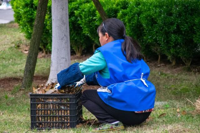 致敬劳动者｜这些背影，如此珍贵