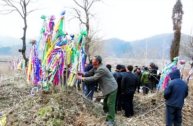 辽宁皇族村：村民是满清皇室正牌后裔，生活起居仍保留当年习惯