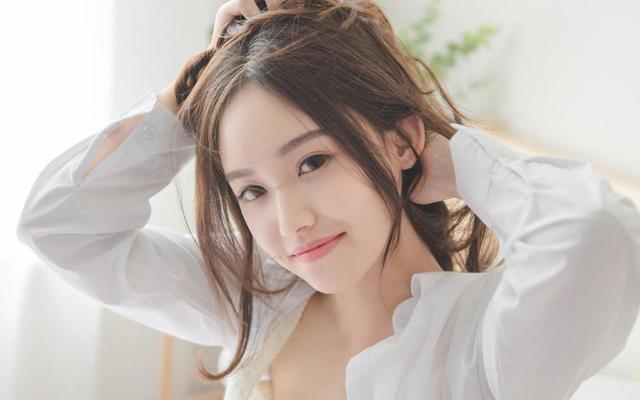 如何搭讪漂亮女生这样撩她，才能高情商的要到微信
