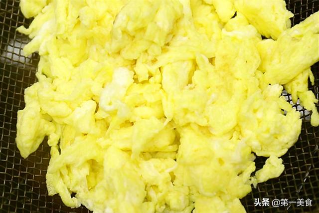 长期失眠或是肝火过旺！建议常吃这6样，保肝降肝火，安睡到天亮