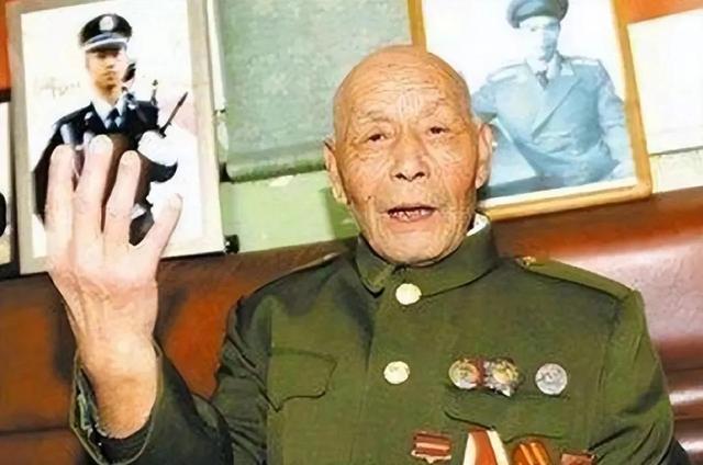 15岁儿子偷偷参军，71载盼儿归，106岁高龄母亲终等到他回家