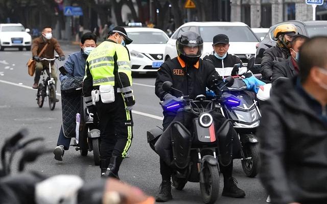 5月1号起，电动车、机动车迎来3项利民政策，车主：早就该这样了