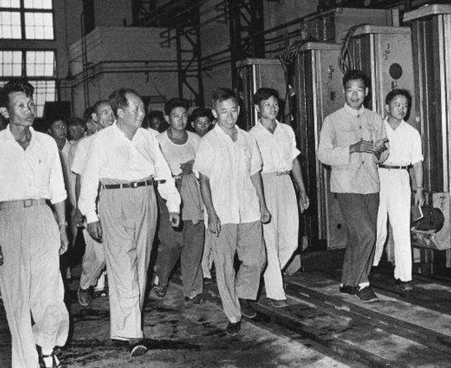 新中国成立后，一名马夫到北京参观却没钱回家：找我毛大哥要点