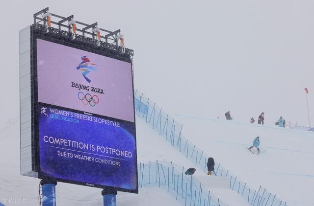 抹黑北京冬奥用“假雪”，遭奥委会和运动员打脸，为啥不用真雪？