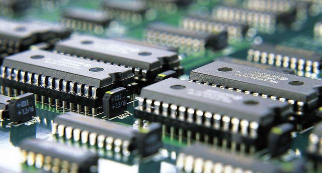 美半导体又出幺蛾子，12家中企被列入“黑名单”，理由如出一辙