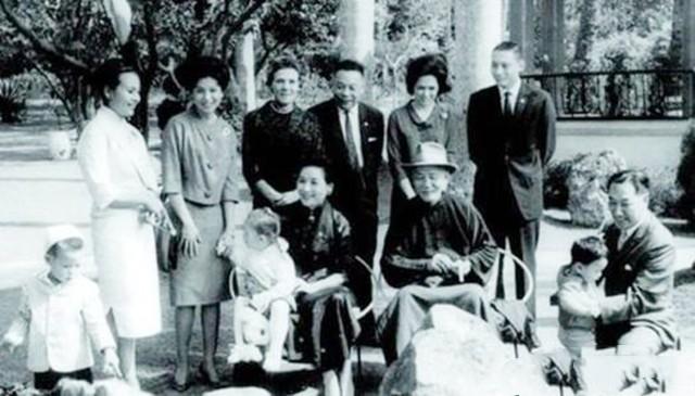蒋介石长孙瘫痪在床19年，智力退化至五岁，蒋经国：爸爸对不起你